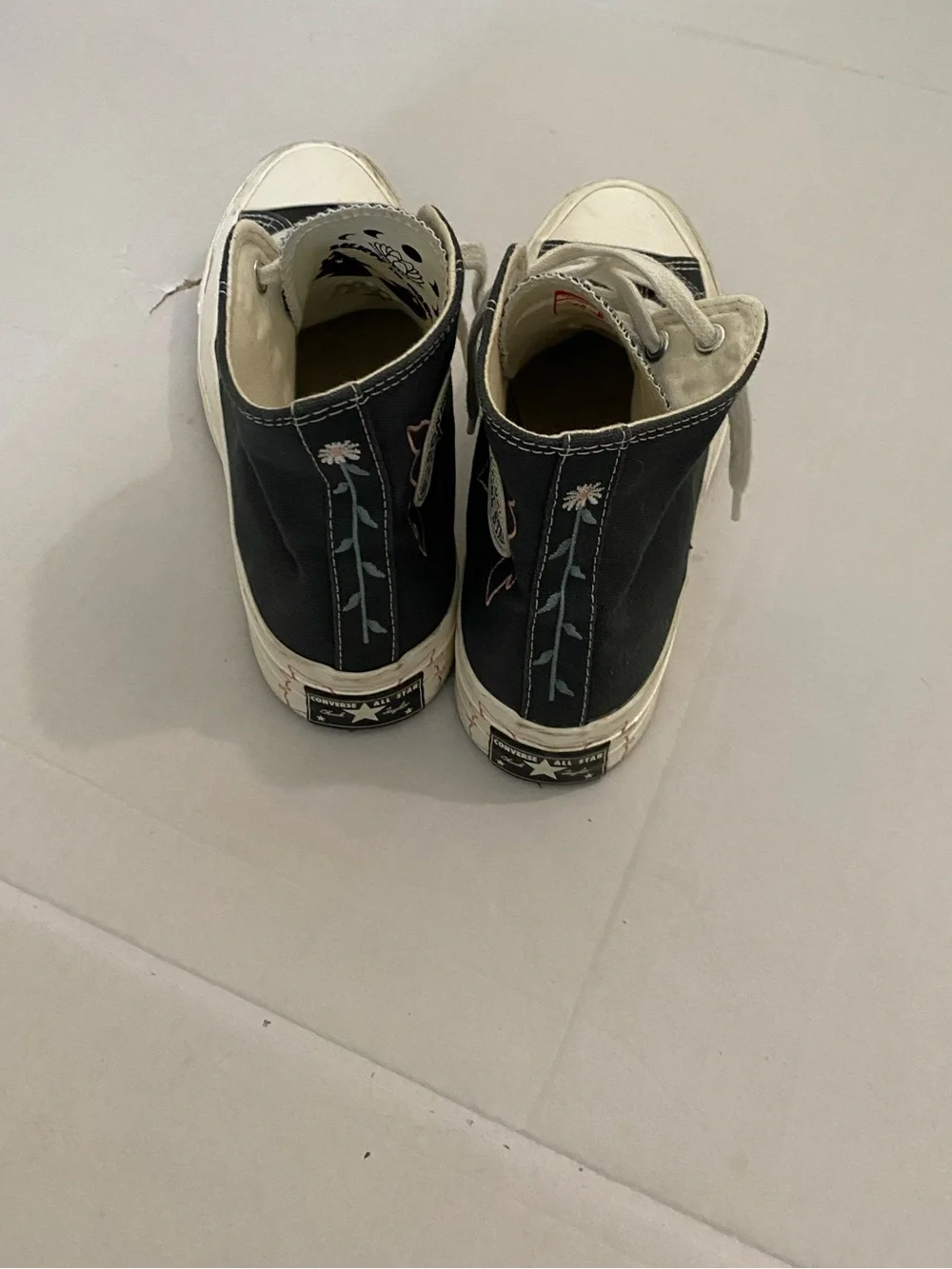 Classic Black High-Top Canvas Sneakers with White Soles Women’s 10 Roses - Picture 3 of 7